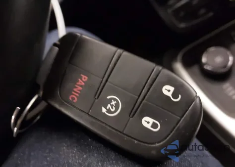 2019 Jeep Compass Latitude 4X4 z USA, uszkodzony, nr VIN 3C4NJDBB1KT661566